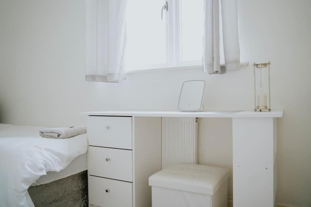 Linen Cottage- Parking, Leds, 4K Tvs, 5G Wifi And More! Bath Ngoại thất bức ảnh